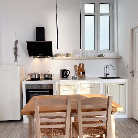 Lyra Seafront Apartment , Paroikia Town Center Dış mekan fotoğraf
